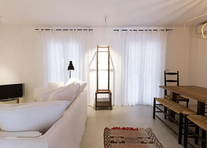 Con Encanto, Relajante, Centrica